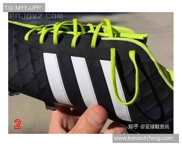 足球鞋鞋带的正确系法技巧与注意事项详解